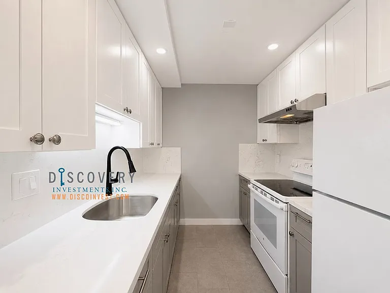 Bancroft Ave. 562 — Photo 10
