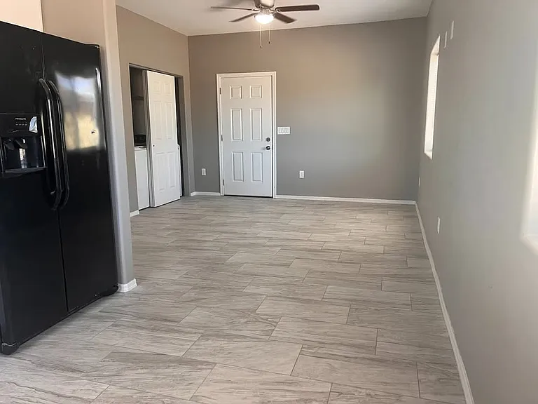 834 W Roger Rd #2 — Photo 10
