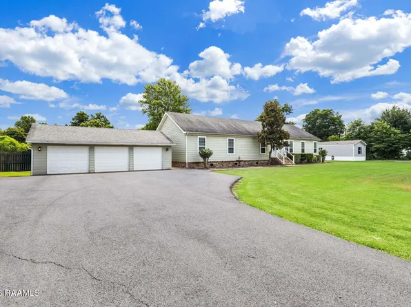 1033 Deanna Ln, Broussard, LA 70518