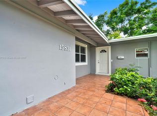 15820 Palmetto Club Dr, Miami, FL 33157