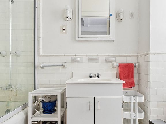 4th image of 375 Mount Prospect Ave #6C-BR2