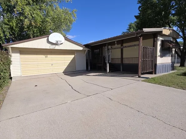 1336 13th St, Bloomington, IL 61704