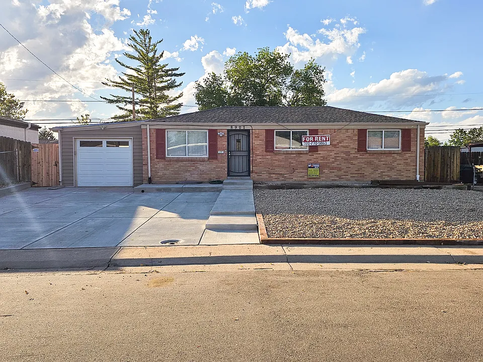 8901 Ithaca Way