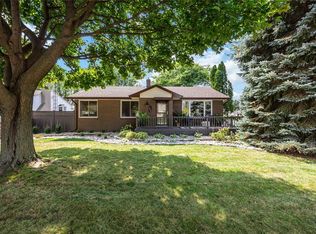 703 Michigan Ave, Pt Edward, ON N7V 1G9