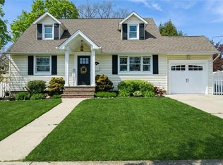 147 Plitt Ave, Farmingdale, NY 11735