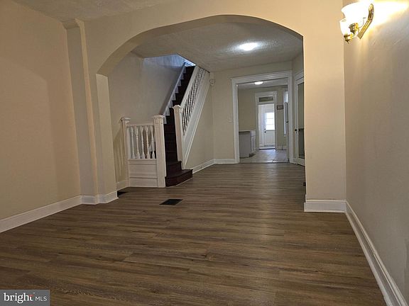 4th image of 1711 Homestead St