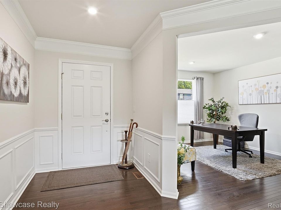 1592 Beachwood Dr, photo 6