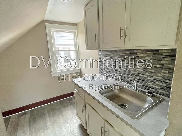 1666 Glenmont Rd #3 — Photo 6