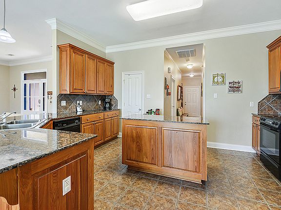 4th image of 4042 Water Oak Dr