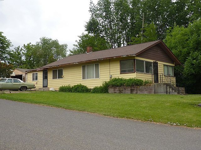 2nd image of 843 Myrtle Ave