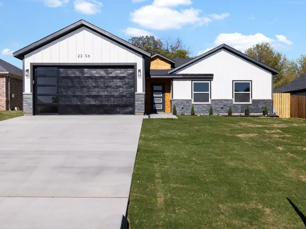 2206 Pedernales Ct, Granbury, TX 76048