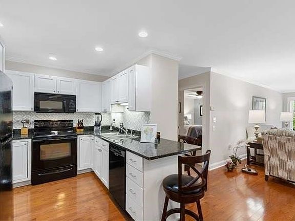 5th image of 10 Crowninshield St Unit 106
