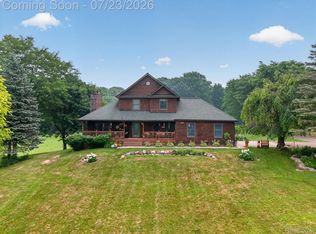 2795 Bird Rd, Ortonville, MI 48462