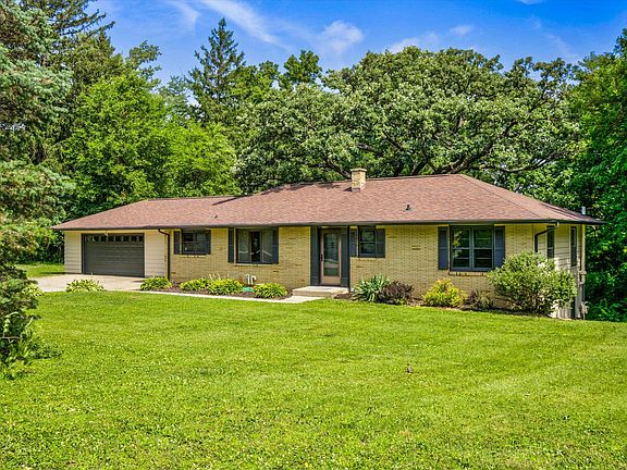 2nd image of 2619 Meadow Glen Rd