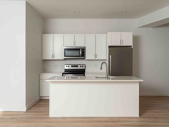 4th image of 361 Admiral St #101