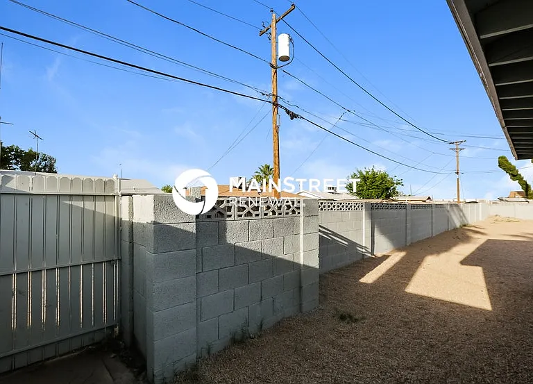 3427 W Montecito Ave — Photo 15
