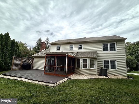 5th image of 15 Blue Fox Ct
