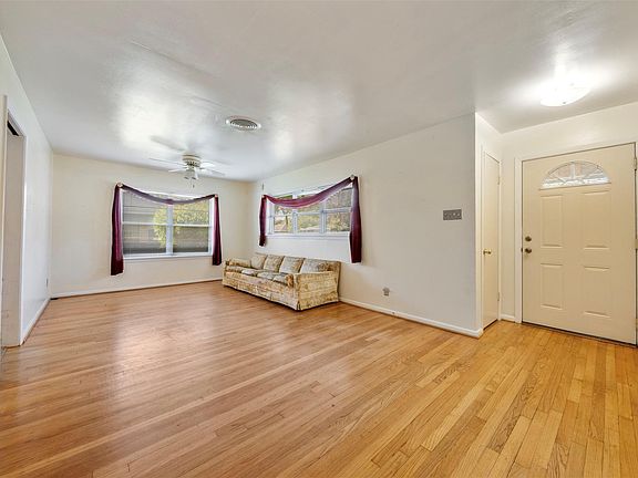 3rd image of 5801 Jason St
