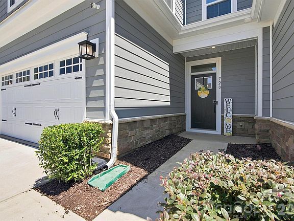 3rd image of 720 Hazel Way