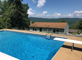 6 Cedar Ter, Vernon, NJ 07462