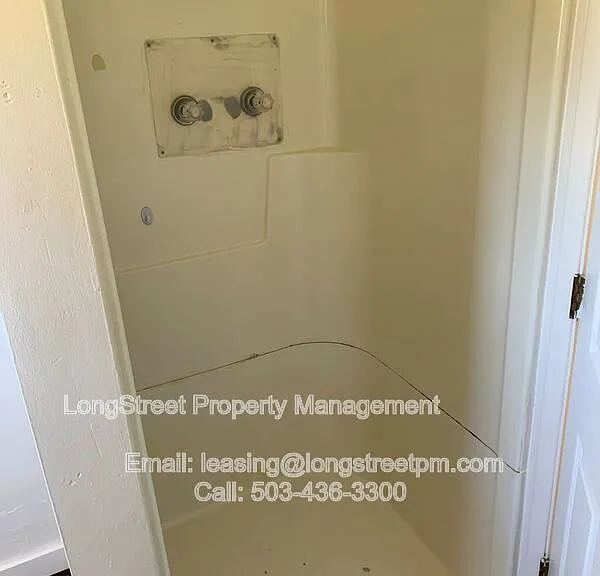 2425 SW Pickford St — Photo 13