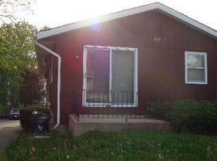 570 Mann Pl, Elgin, IL 60120