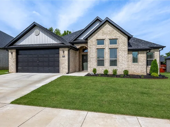 1609 N Pershing St, Fayetteville, AR 72704