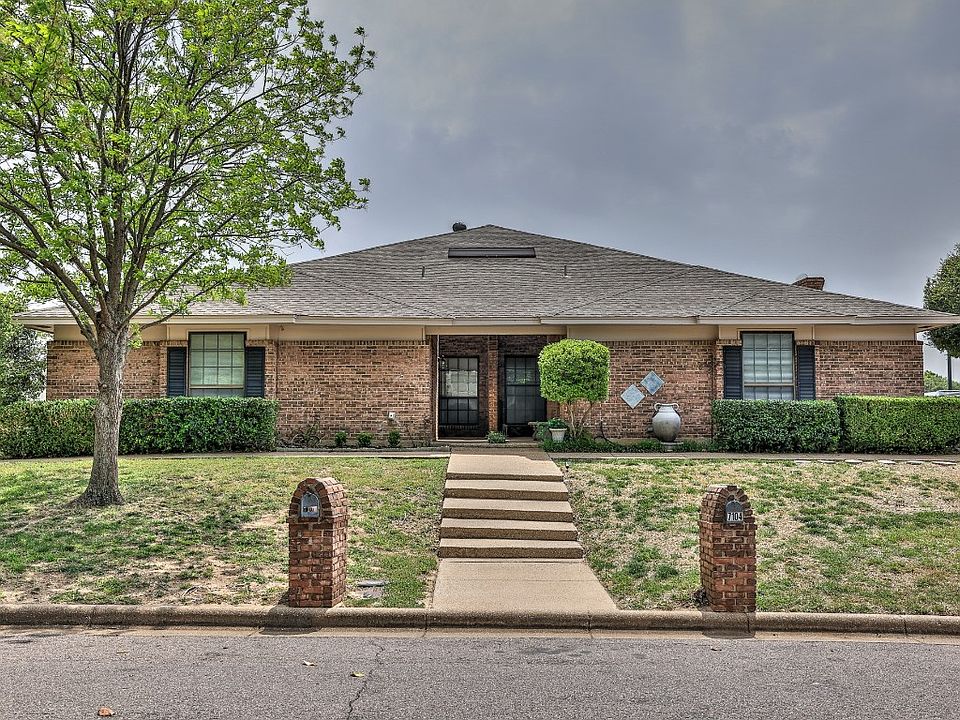 1st image of 7104 Fuller Cir