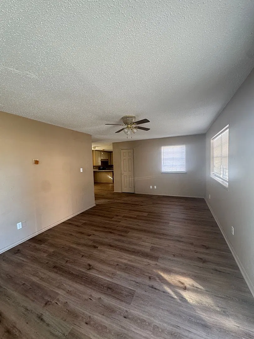 Located near 6th street 1/1 with washer dryer hookups — Photo 2