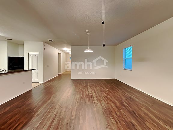 3rd image of 1311 Canyon Oaks Dr