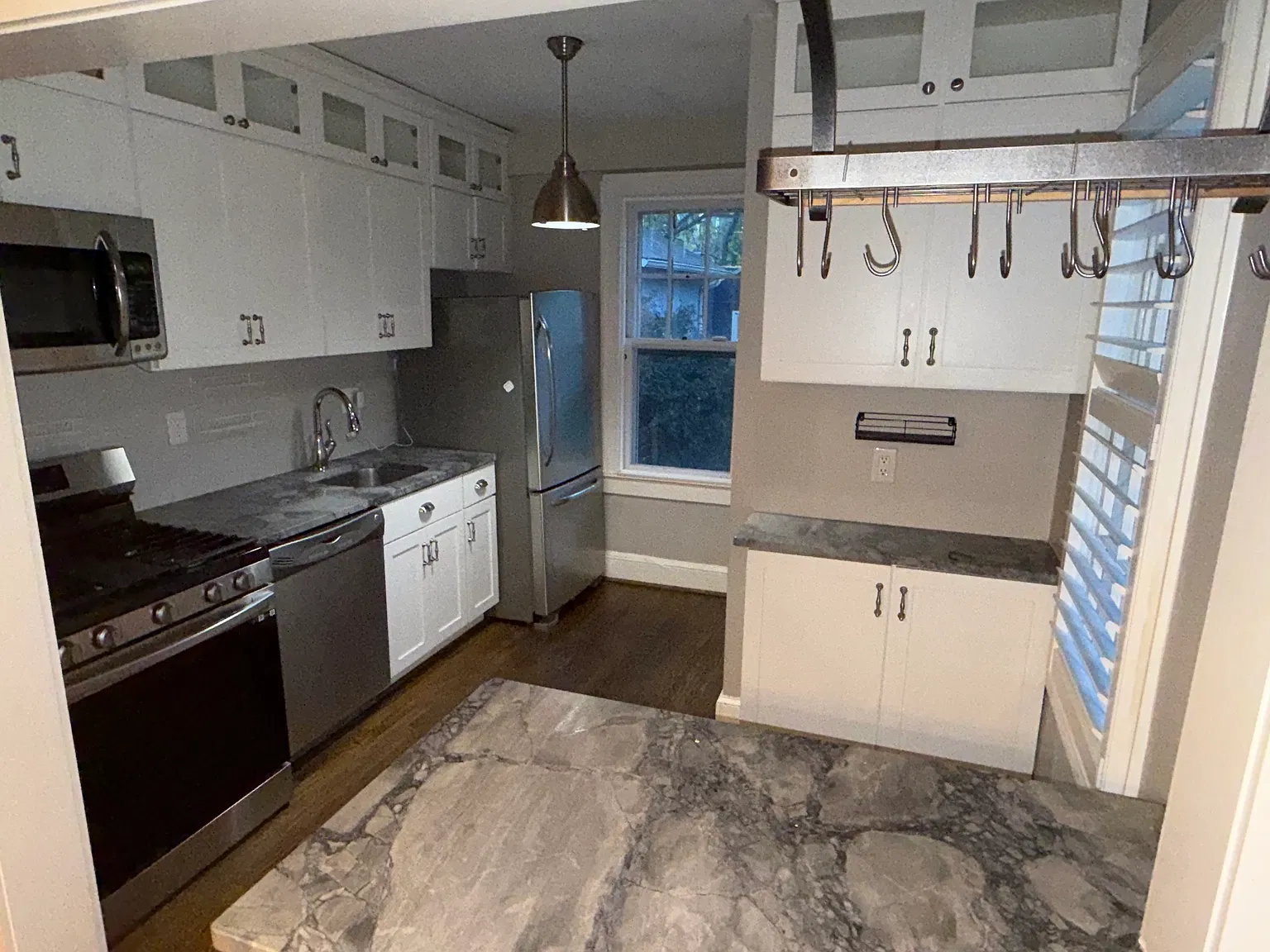 3 bed, 1260 sqft, $3,600 — Photo 2
