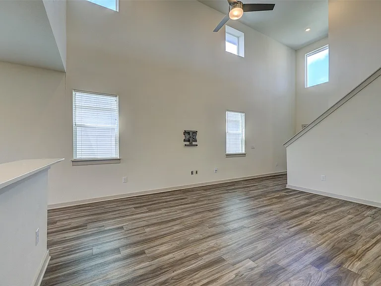 8012 Linda Michelle Ln — Photo 9