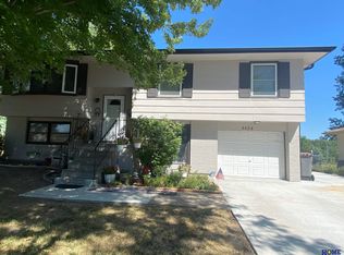 4424 Bel Ridge Dr, Lincoln, NE 68521