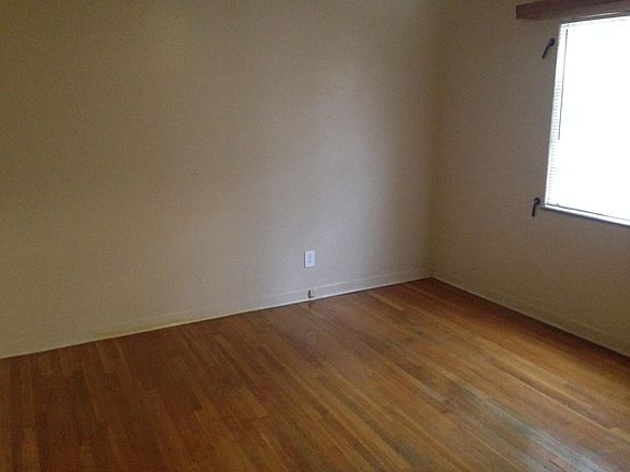 5th image of 208 Morningside Dr SE #210