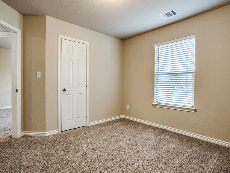 450 Woodgrove Dr #B — Photo 10