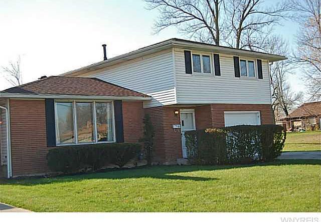 1st image of 21 Forest Hill Dr