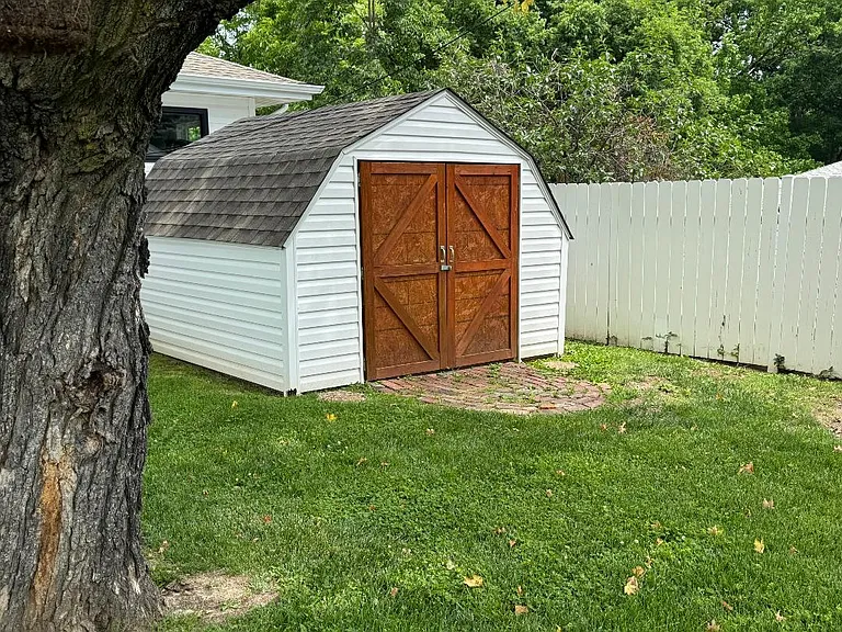 20 Rodrick Dr — Photo 6