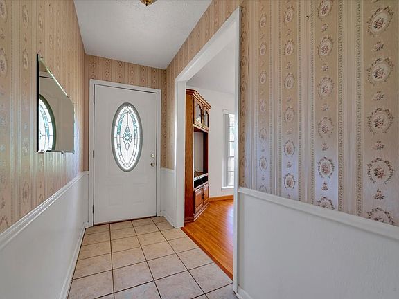 4th image of 104 Nottingham Dr
