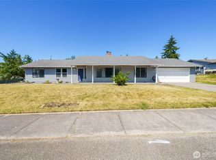1225 SW Barrington Dr, Oak Harbor, WA 98277