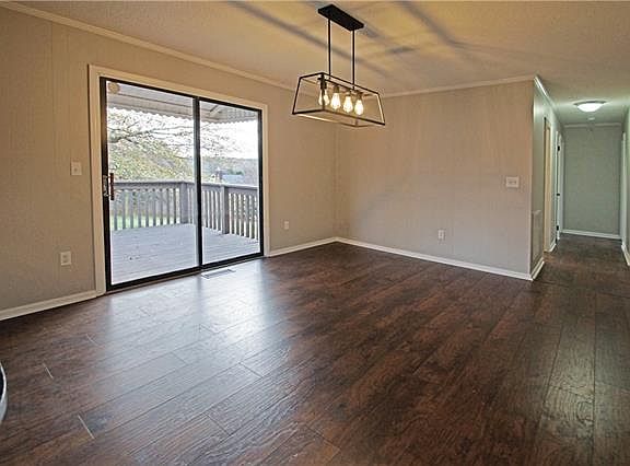 3rd image of 1779 Woodridge Cir