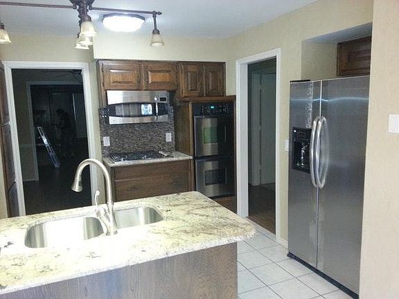 3rd image of 3819 San Mateo Dr