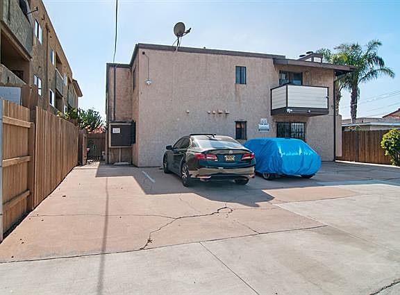 4th image of 4170 33rd St Unit 102