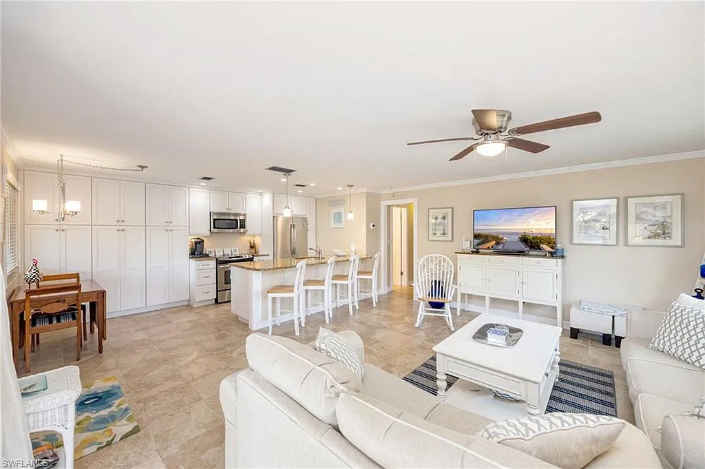 2 bed, 2.0 bath, 965 sqft, $7,000 — Photo 3