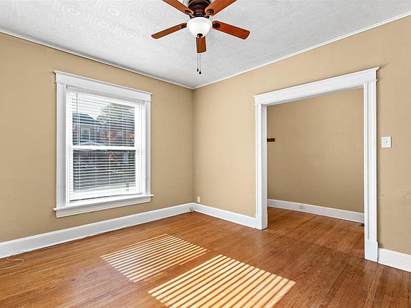 4th image of 4011 Hartford St