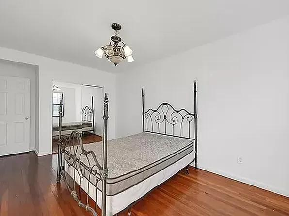 68-20 Burns Street image 16 of 17