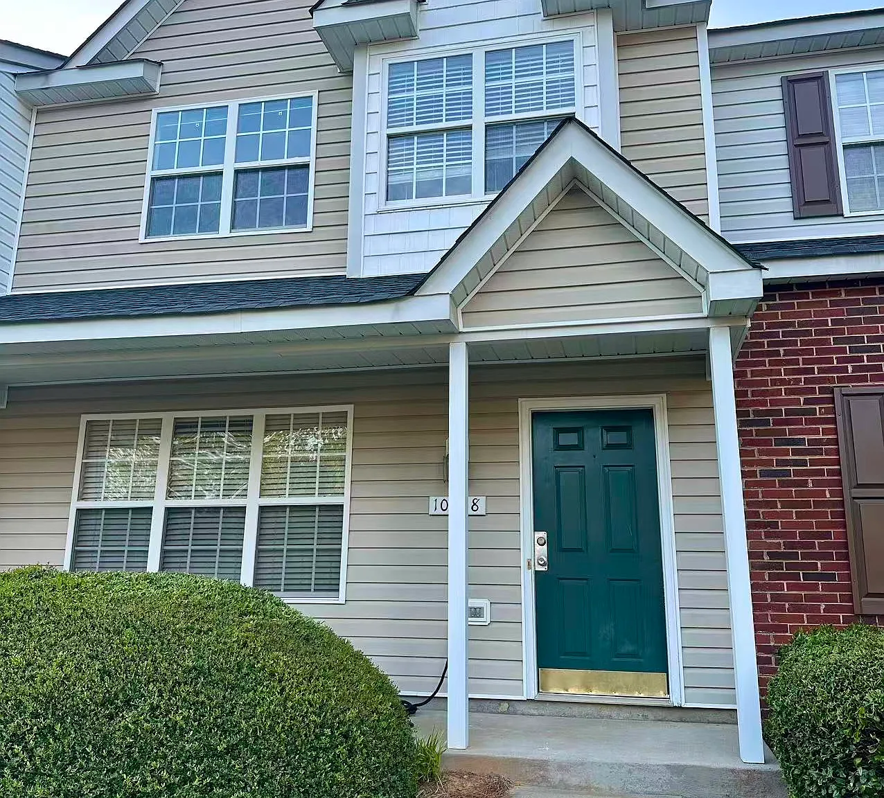 3 bed, 2.5 bath, 1300 sqft, $1,775 — Photo 2
