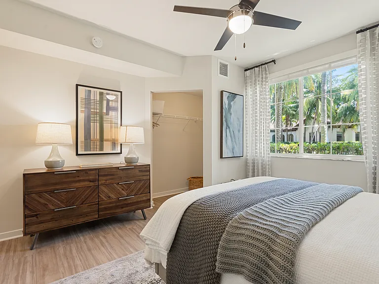 Cortland Hollywood — Photo 13