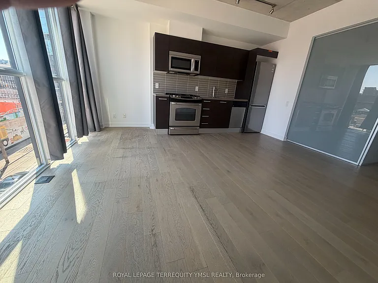 318 King St E #308 — Photo 7