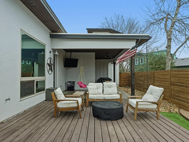 1405 Camelot Cir #A — Photo 34