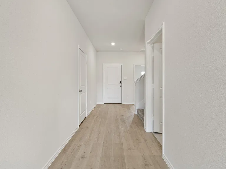 1574 Brooke Dr — Photo 16